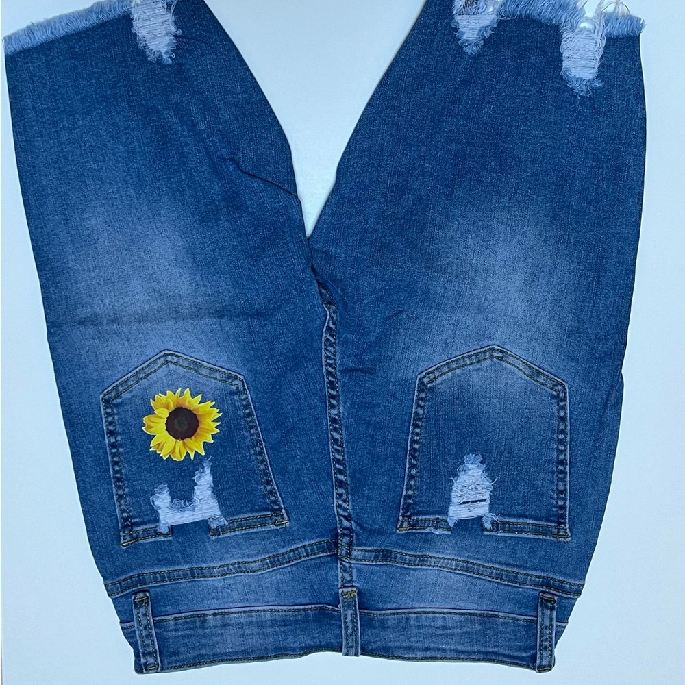 Sunflower Distressed Blue Jean Shorts sz small nwot - Picture 6 of 8